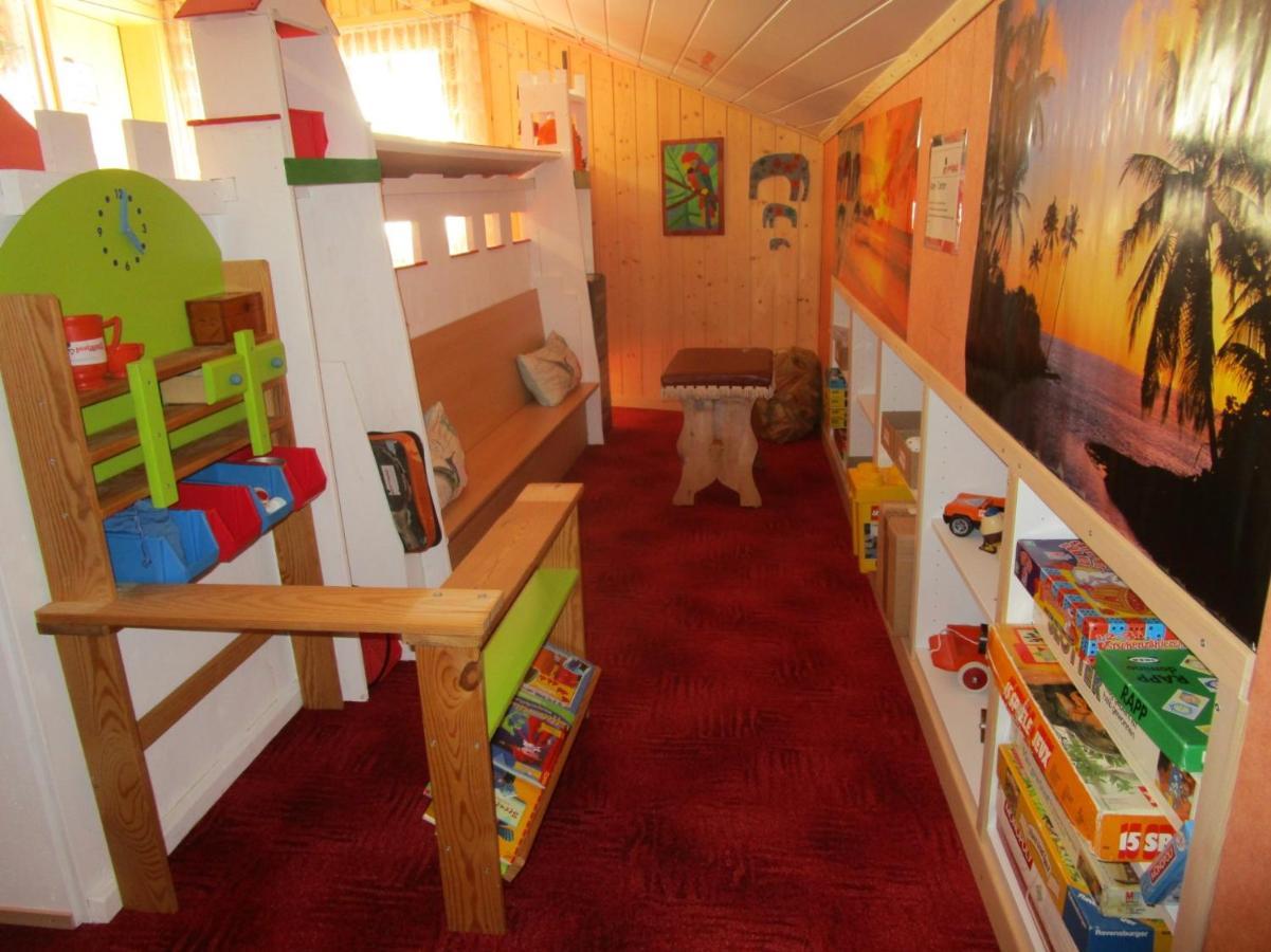 Postman8 - Bed And Breakfast Stalden Luaran gambar
