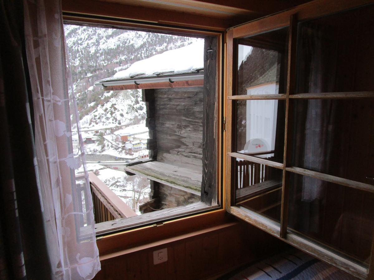 Postman8 - Bed And Breakfast Stalden Luaran gambar