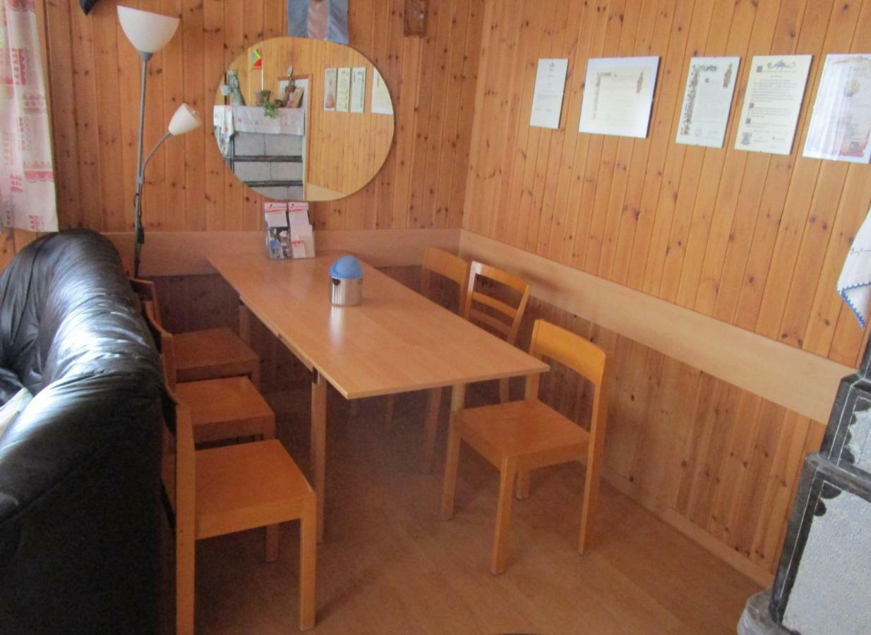 Postman8 - Bed And Breakfast Stalden Luaran gambar