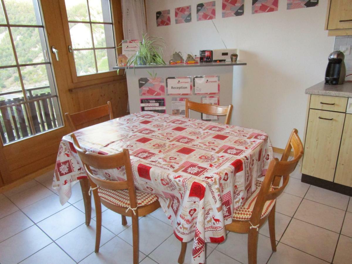 Postman8 - Bed And Breakfast Stalden Luaran gambar
