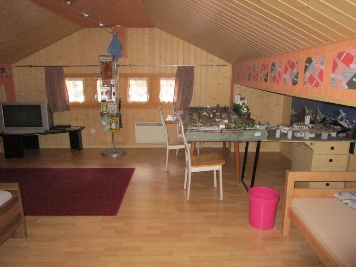 Postman8 - Bed And Breakfast Stalden Luaran gambar